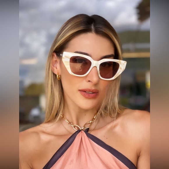 New Authentic GUCCI Crystal Embellished Cat Eye GG0641S Sunglasses White - Picture 4 of 15